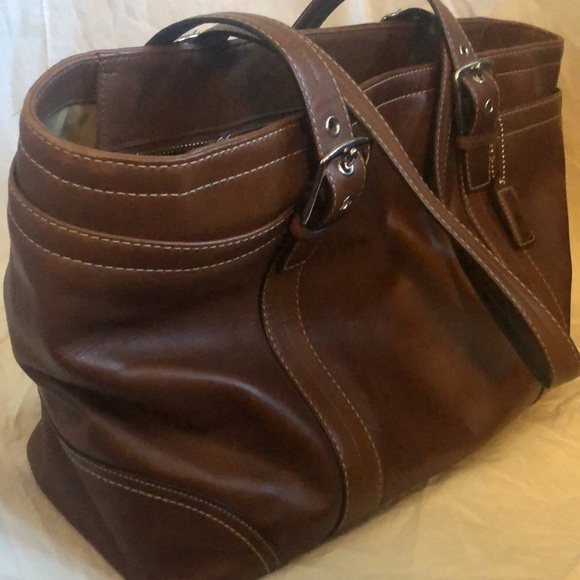 Nearly brand new Coach Leather Bag - Picture 4 of 5